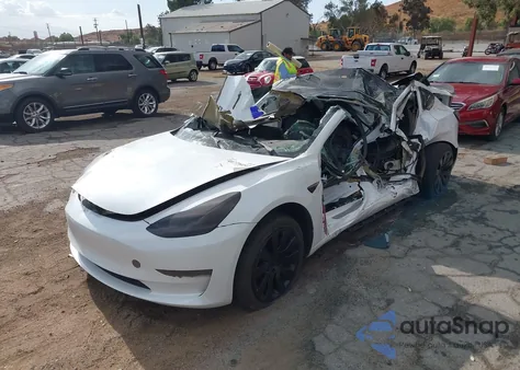 2020 Tesla Model 3 Standard Range Plus Rear-Wheel Drive/Standard Range Rear-Wheel Drive z USA, uszkodzony, nr VIN 5YJ3E1EA6LF706224